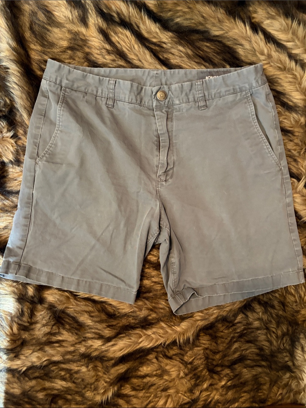 Bonobos Men's Gray Flat Front Shorts 7” inseam size 33